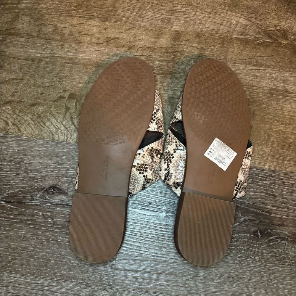 Clark’s Women’s Declan Ivy Sandal. Size 8 - Picture 5 of 5